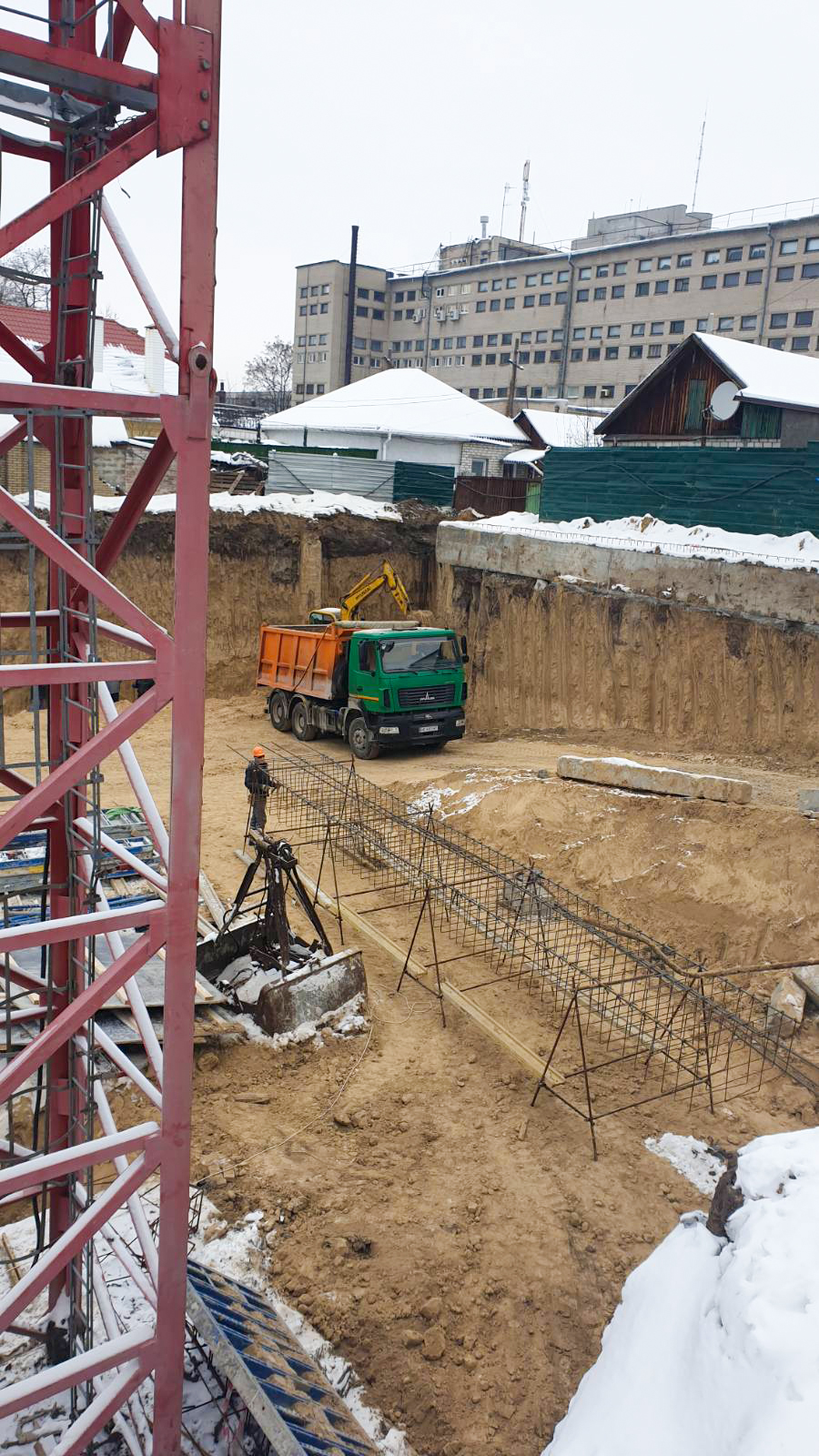 Fotobericht über den Bau eines Wohnkomplexes auf der Straße. Olesya Gonchara