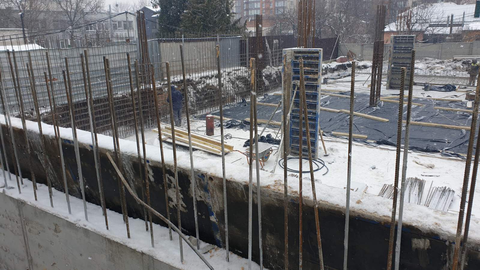 Fotobericht über den Bau eines Wohnkomplexes auf der Straße. Olesya Gonchara