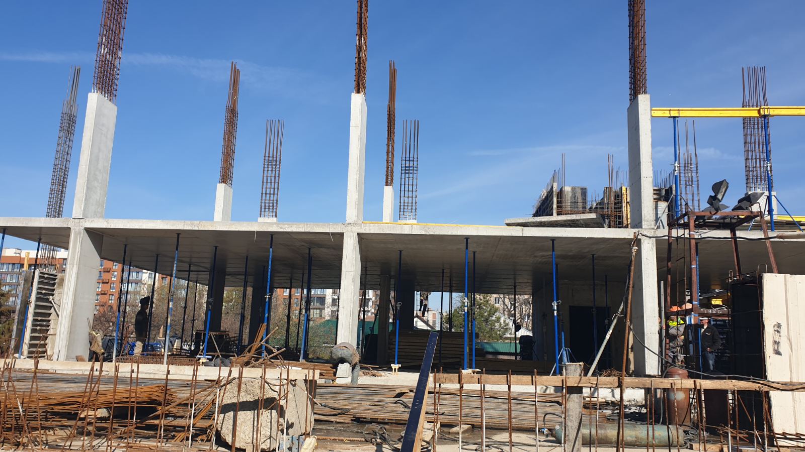 Fotobericht über den Bau eines Wohnkomplexes auf der Straße. Olesya Gonchara