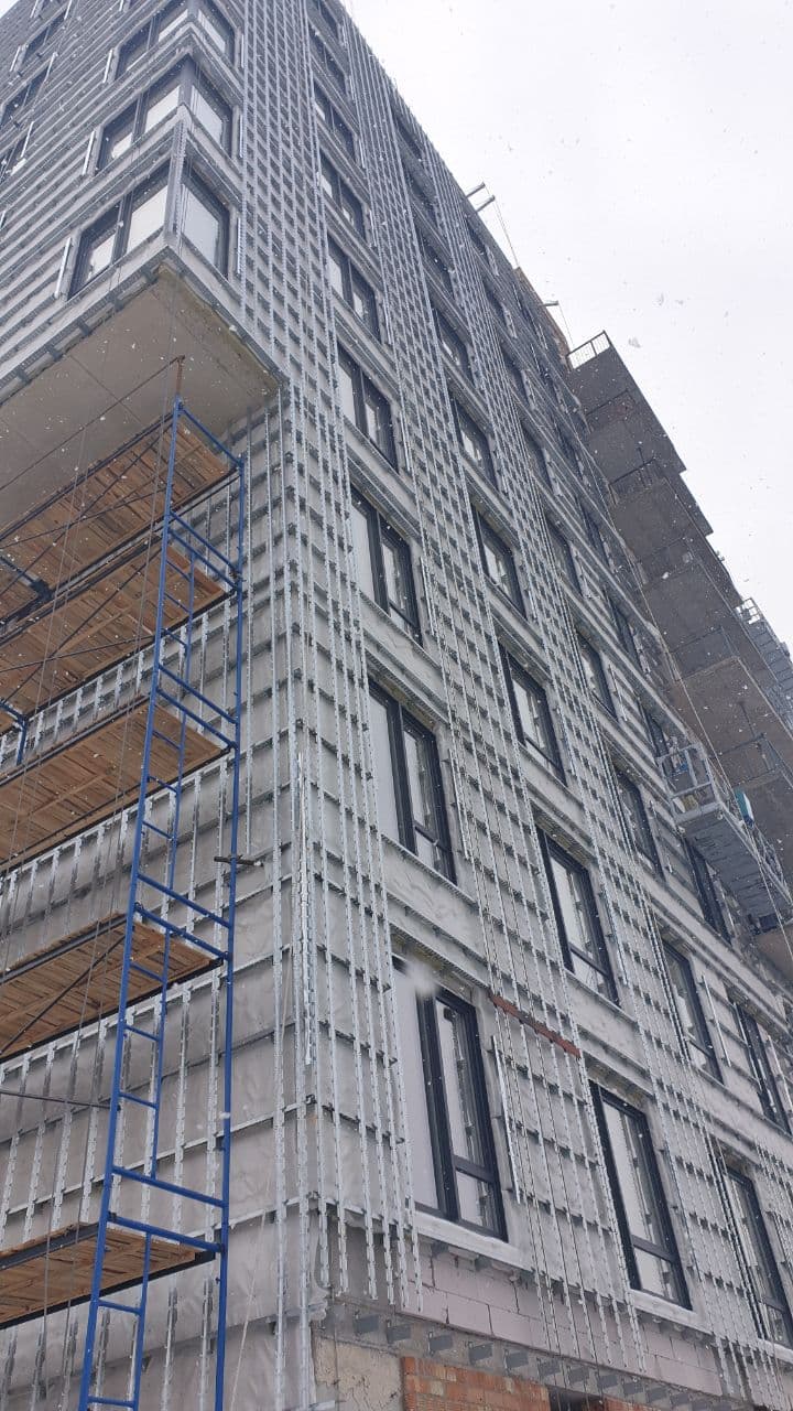 Fotobericht über den Bau eines Wohnkomplexes auf der Straße. Olesya Gonchara