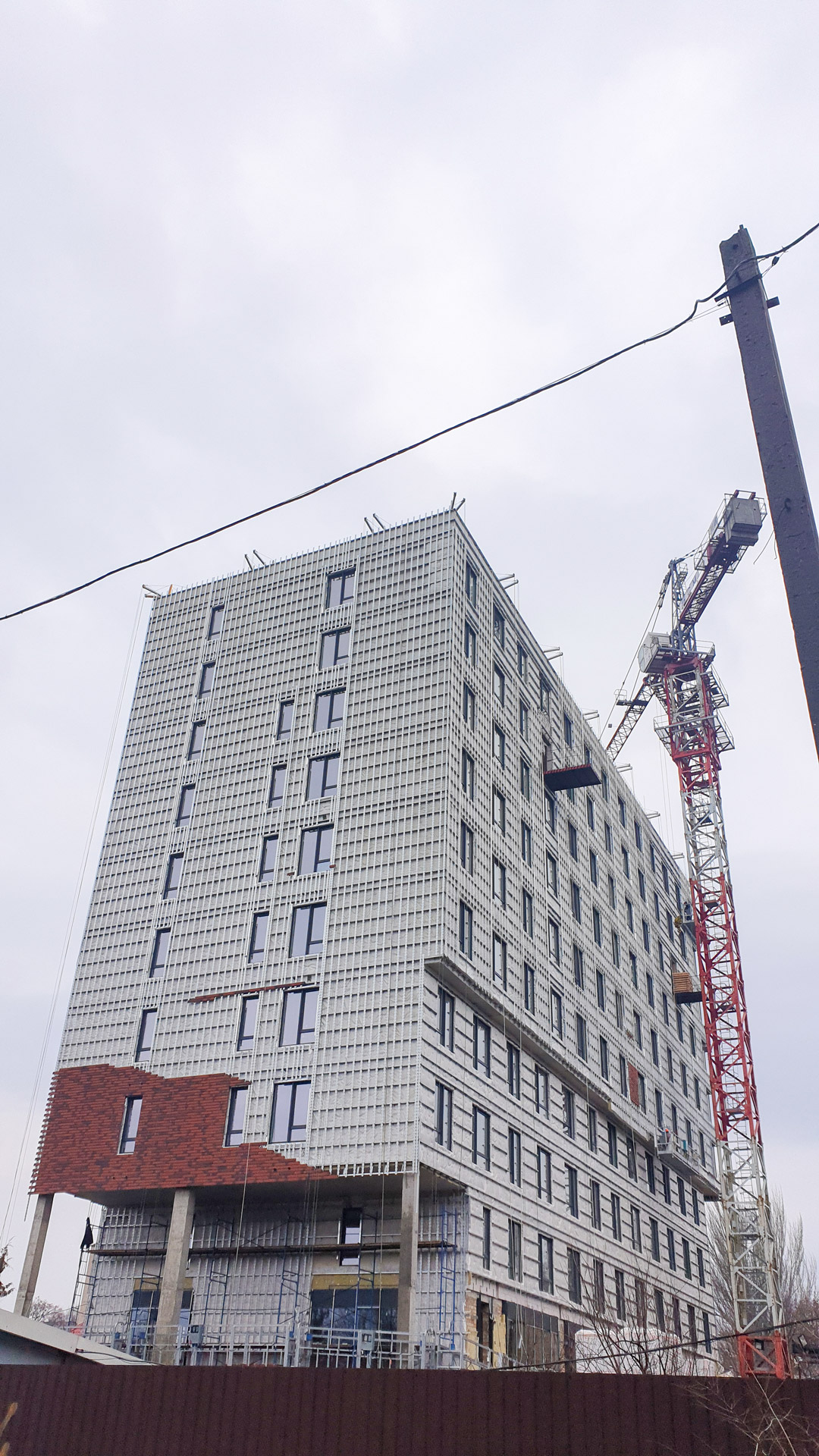 Fotobericht über den Bau eines Wohnkomplexes auf der Straße. Olesya Gonchara