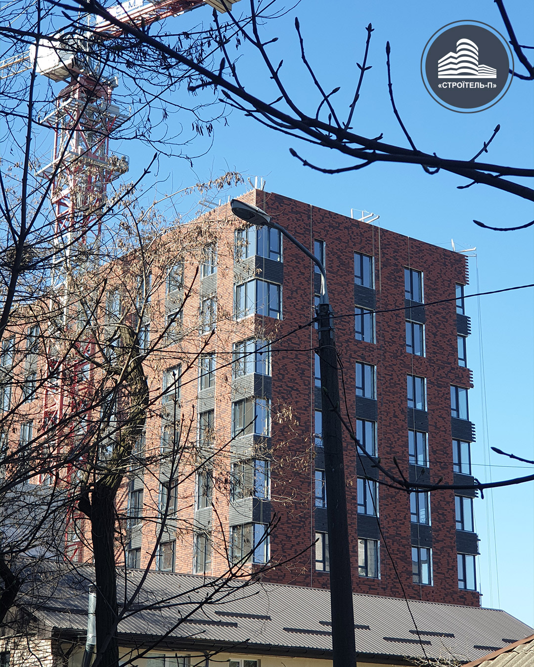 Fotobericht über den Bau eines Wohnkomplexes auf der Straße. Olesya Gonchara