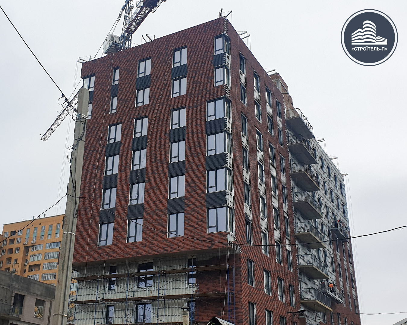 Fotobericht über den Bau eines Wohnkomplexes auf der Straße. Olesya Gonchara