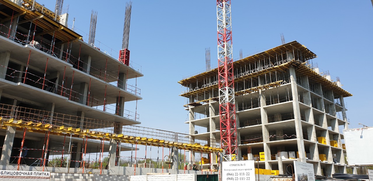 Photos from the construction of the residential complex «Grani»