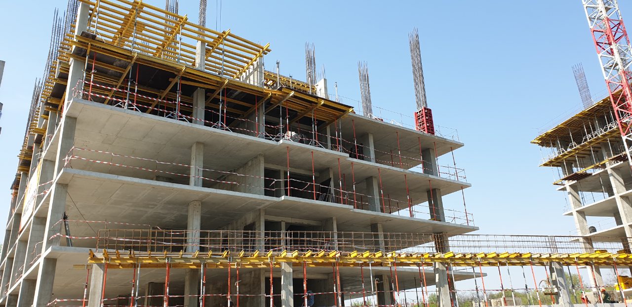 Photos from the construction of the residential complex «Grani»