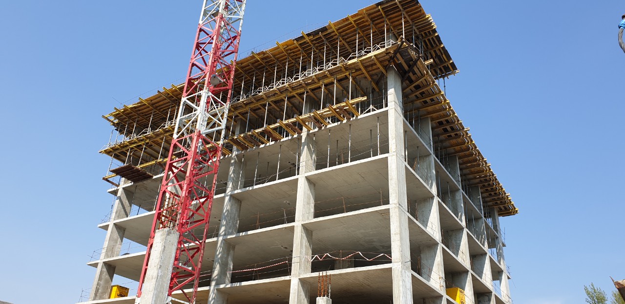 Photos from the construction of the residential complex «Grani»