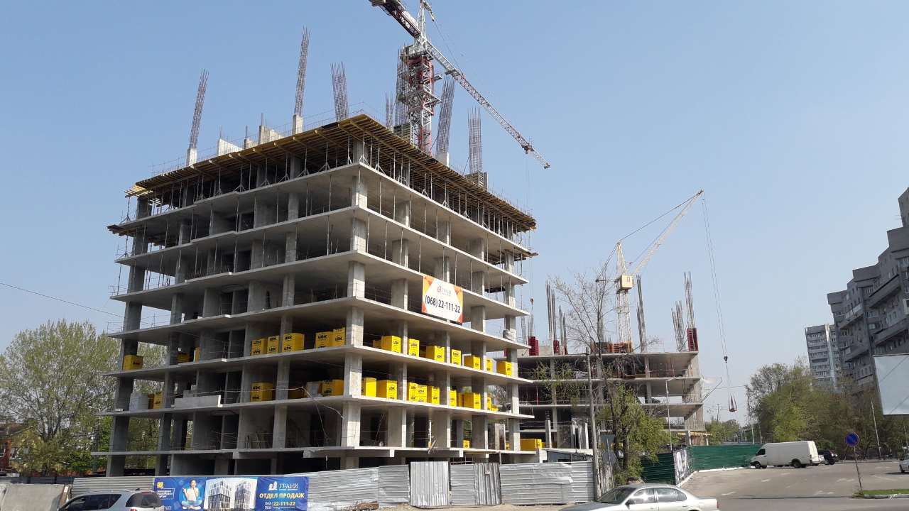 Photos from the construction of the residential complex «Grani»