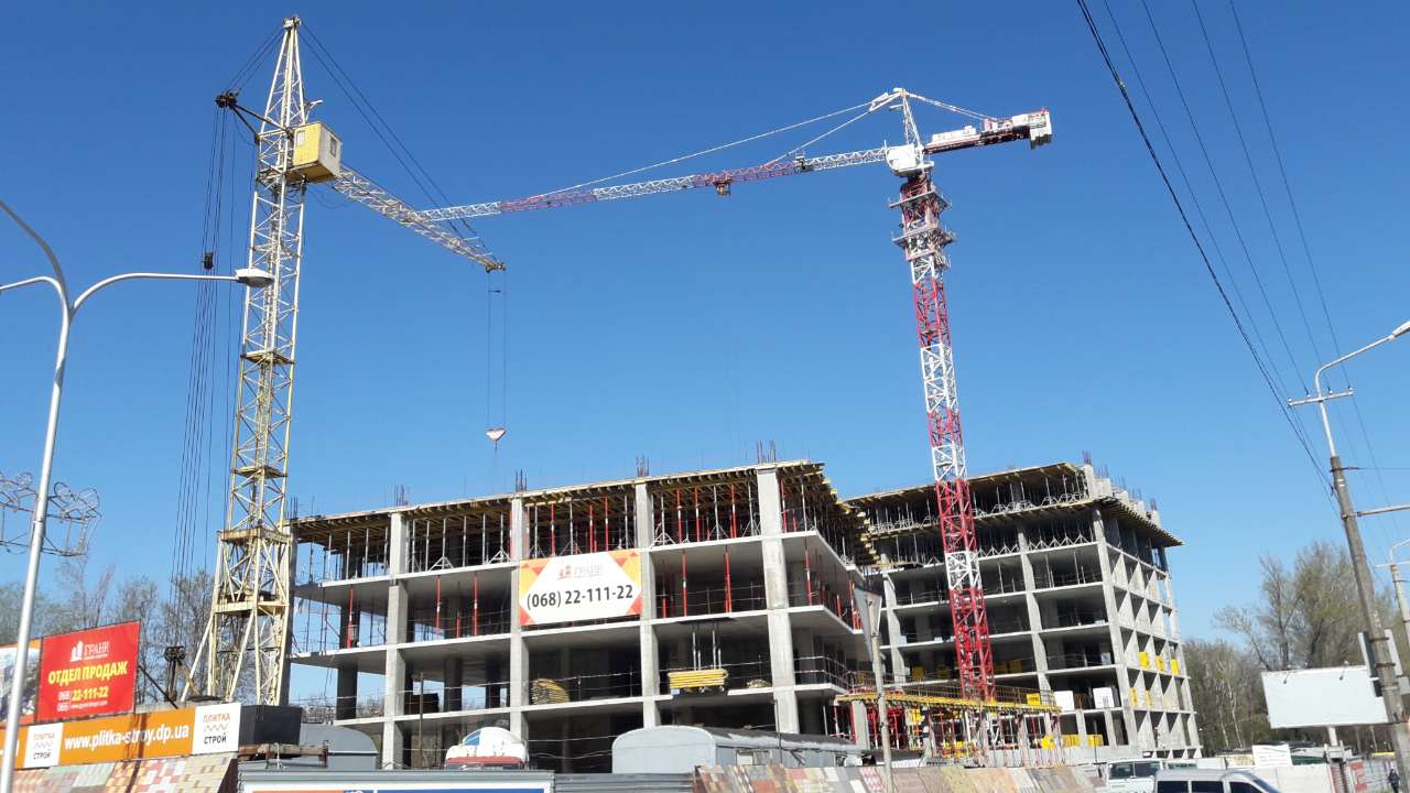 Photos from the construction of the residential complex «Grani»