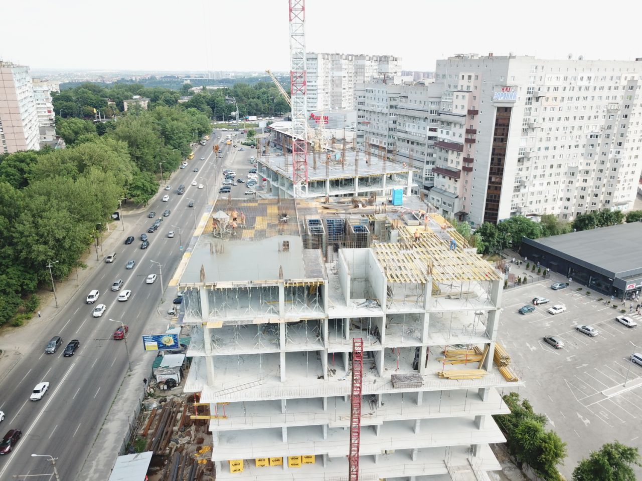 Photos from the construction of the residential complex «Grani»
