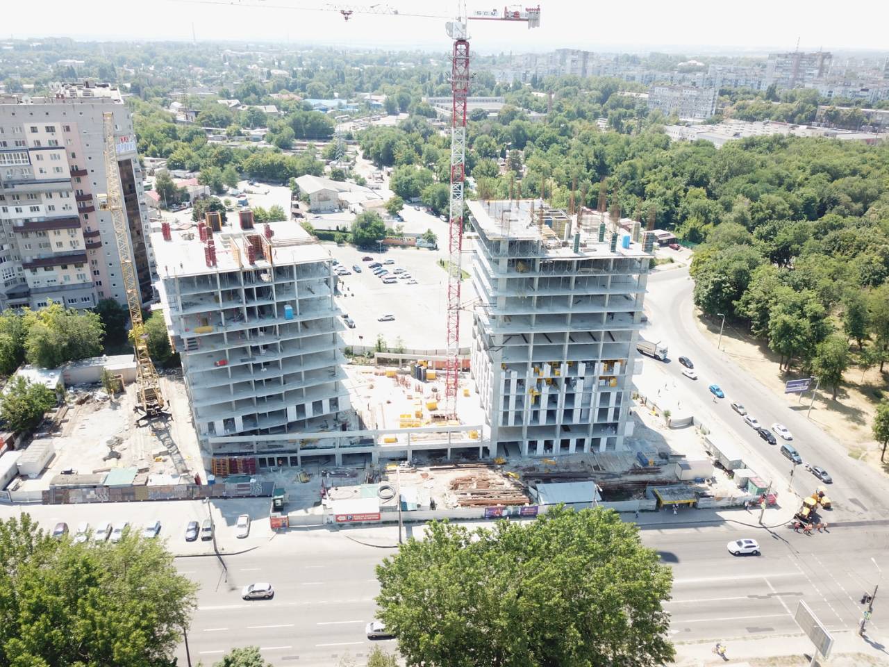 Photos from the construction of the residential complex «Grani»