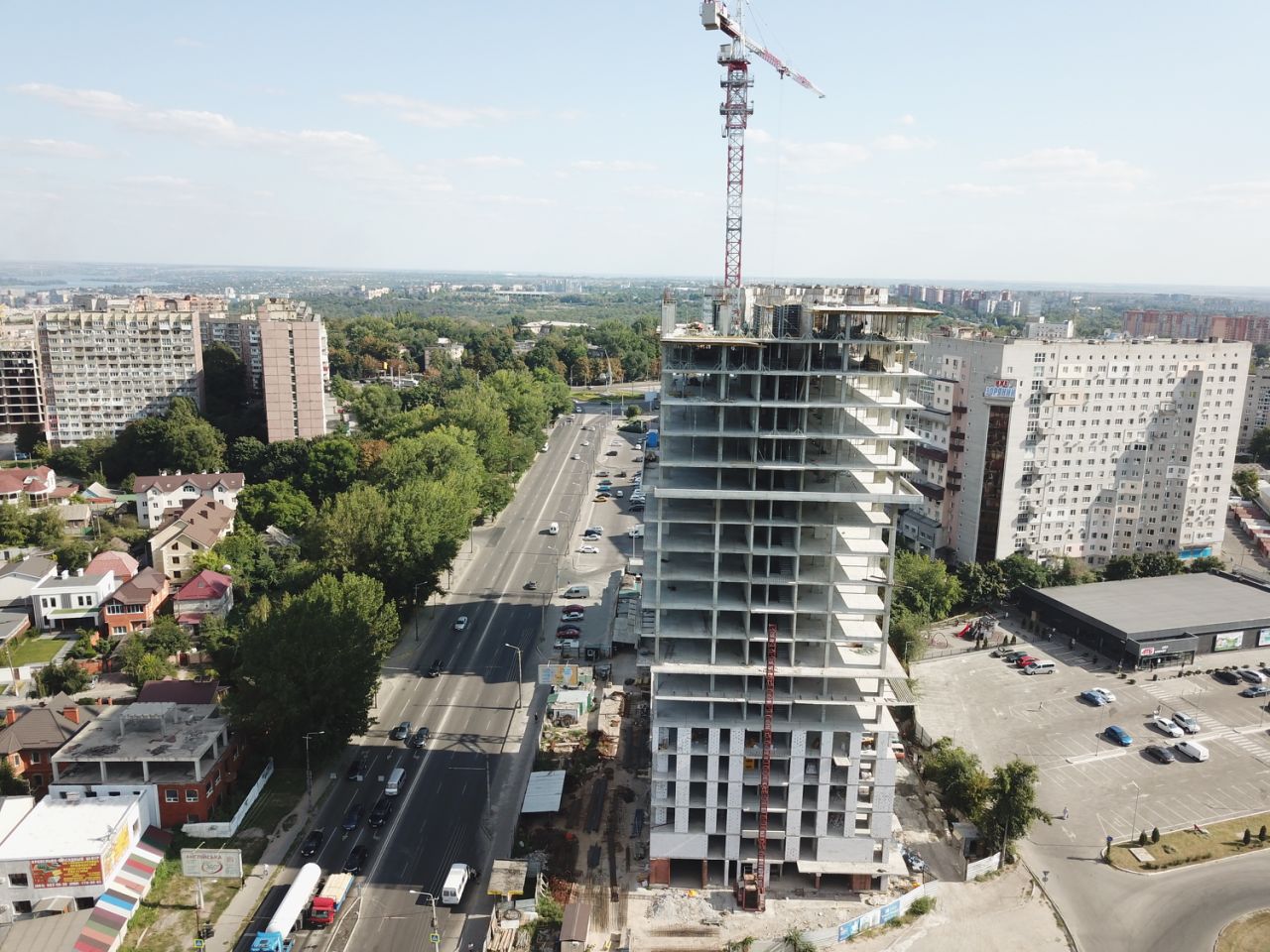 Photos from the construction of the residential complex «Grani»