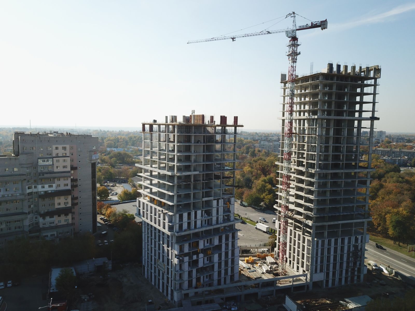 Photos from the construction of the residential complex «Grani»