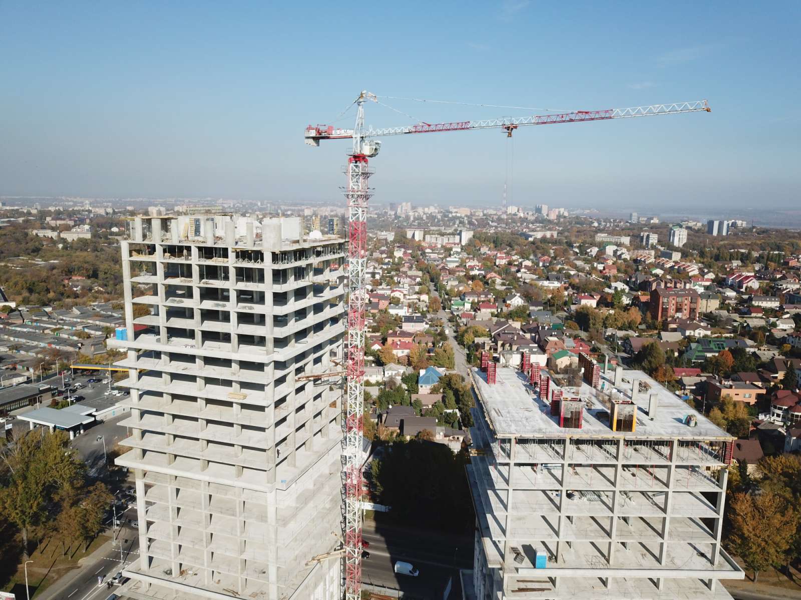 Photos from the construction of the residential complex «Grani»