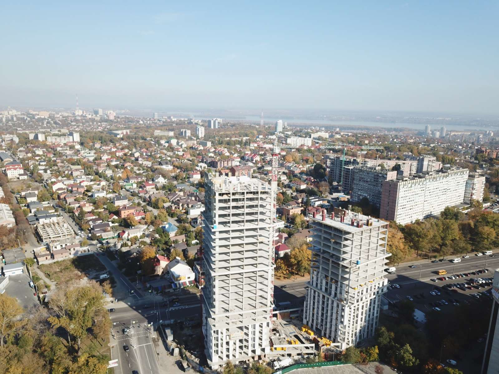 Photos from the construction of the residential complex «Grani»