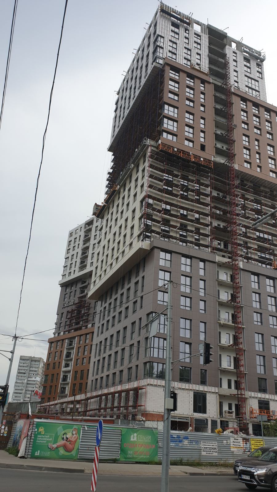 Photos from the construction of the residential complex «Grani»