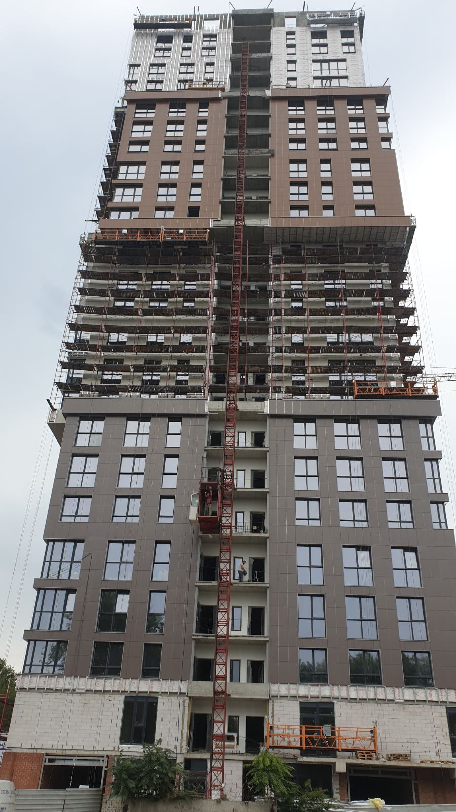 Photos from the construction of the residential complex «Grani»